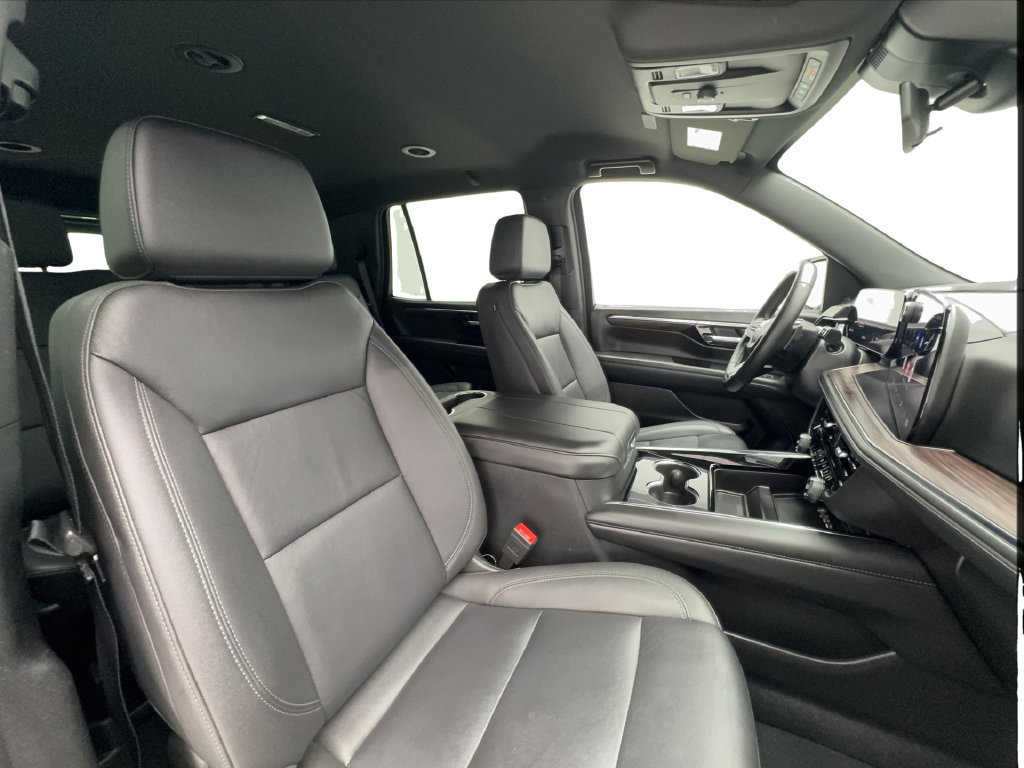 Used 2025 Chevrolet Tahoe LT RWD image 40