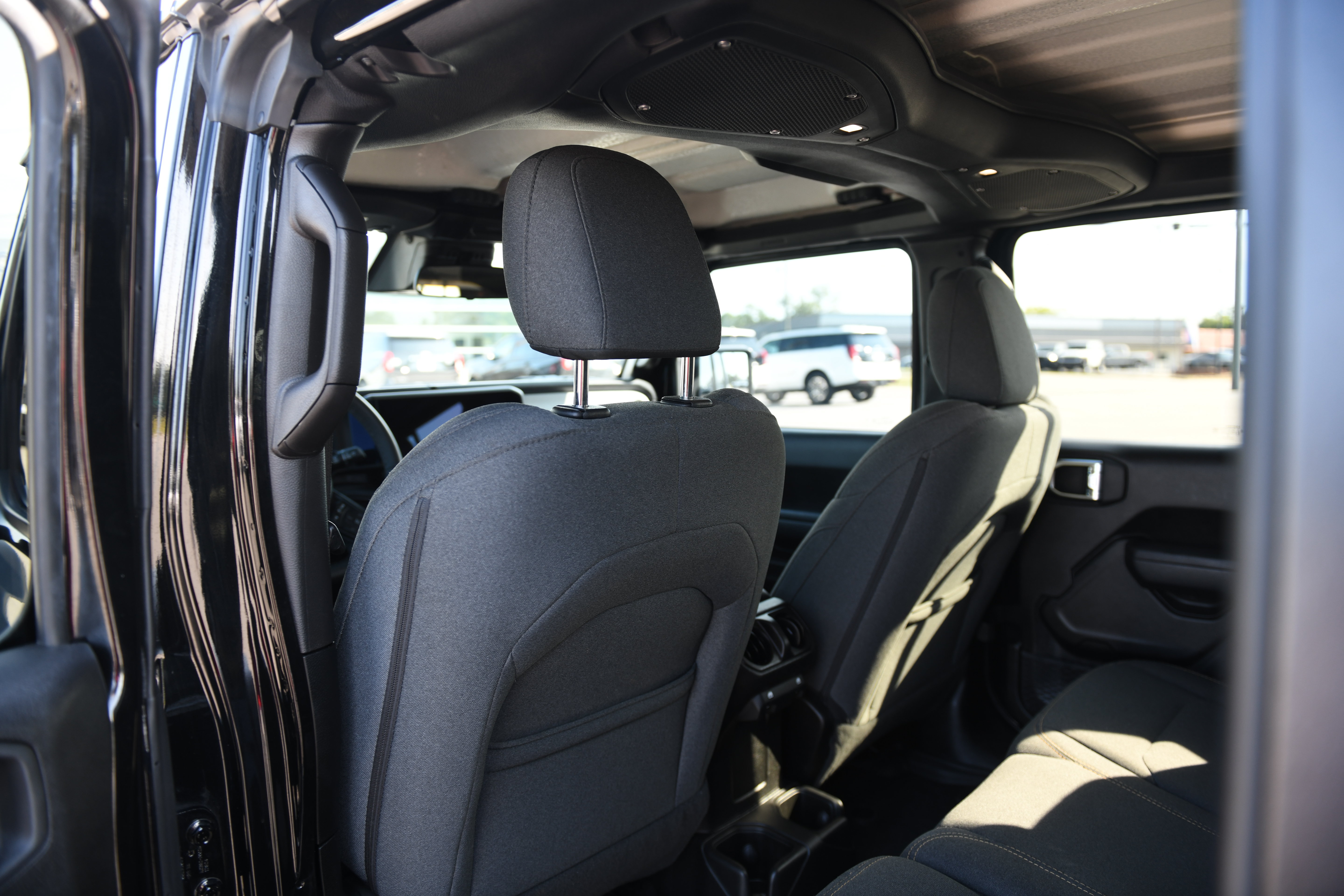 Used 2025 Jeep Wrangler Unlimited Sport AWD/4WD image 15