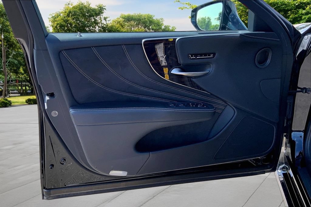 Used 2018 Lexus LS 500 AWD w/ Interior Upgrade Package image 19