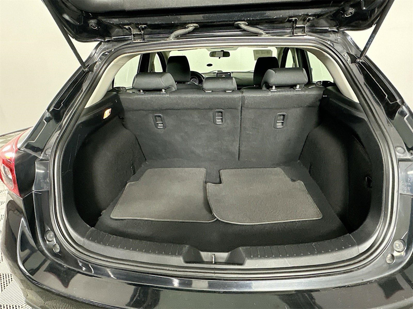 Used 2016 MAZDA MAZDA3 i Sport image 24