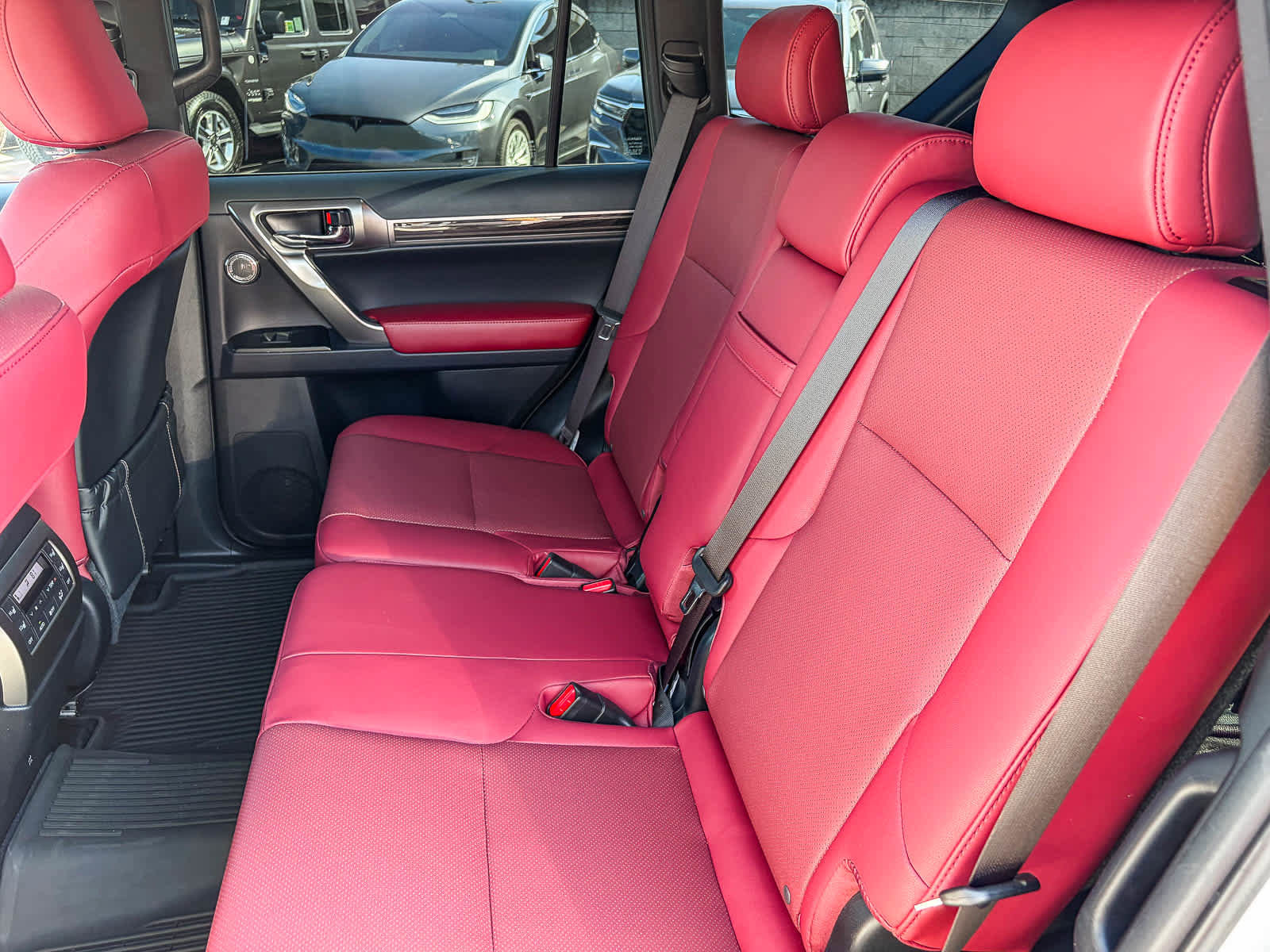 Certified 2023 Lexus GX 460 Premium w/ Premium Plus Package AWD/4WD image 18