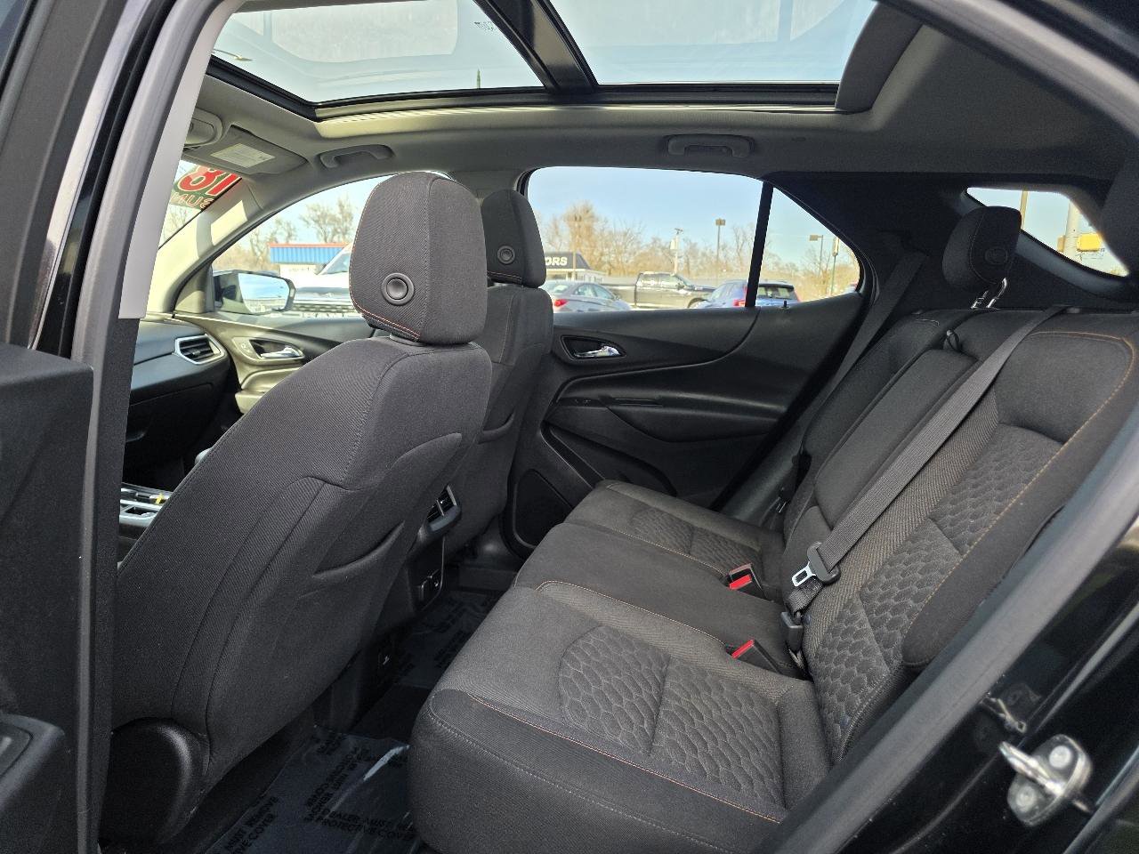 Used 2018 Chevrolet Equinox LT w/ Sun & Infotainment Package image 16