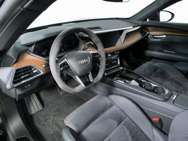 Used 2023 Audi e-tron GT Prestige w/ Prestige Package image 4