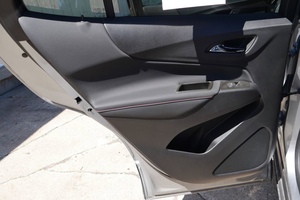 Used 2023 Chevrolet Equinox RS w/ RS Leather Package FWD image 32