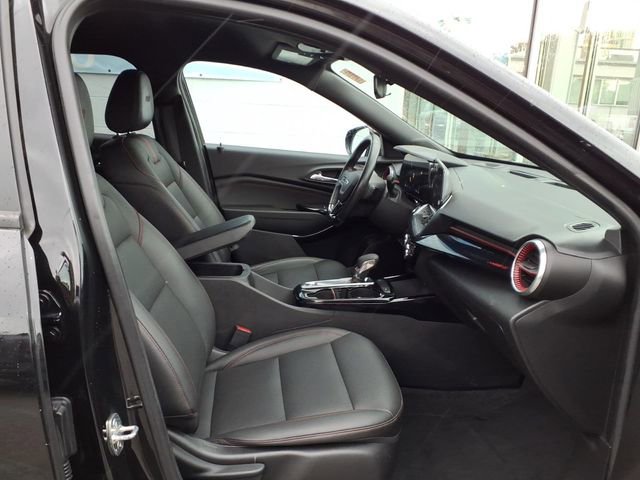 Used 2024 Chevrolet Trax RS w/ Driver Confidence Package FWD image 22