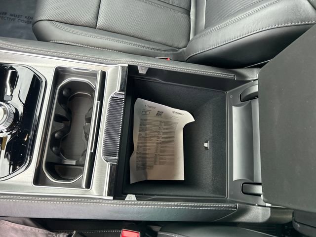 New 2025 Jeep Wagoneer Series III w/ Rear Seat Video Group 1 image 24