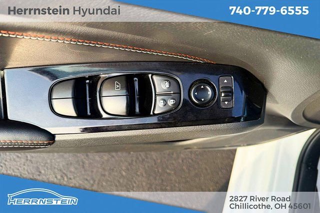 Used 2023 Nissan Altima 2.0 SR image 14