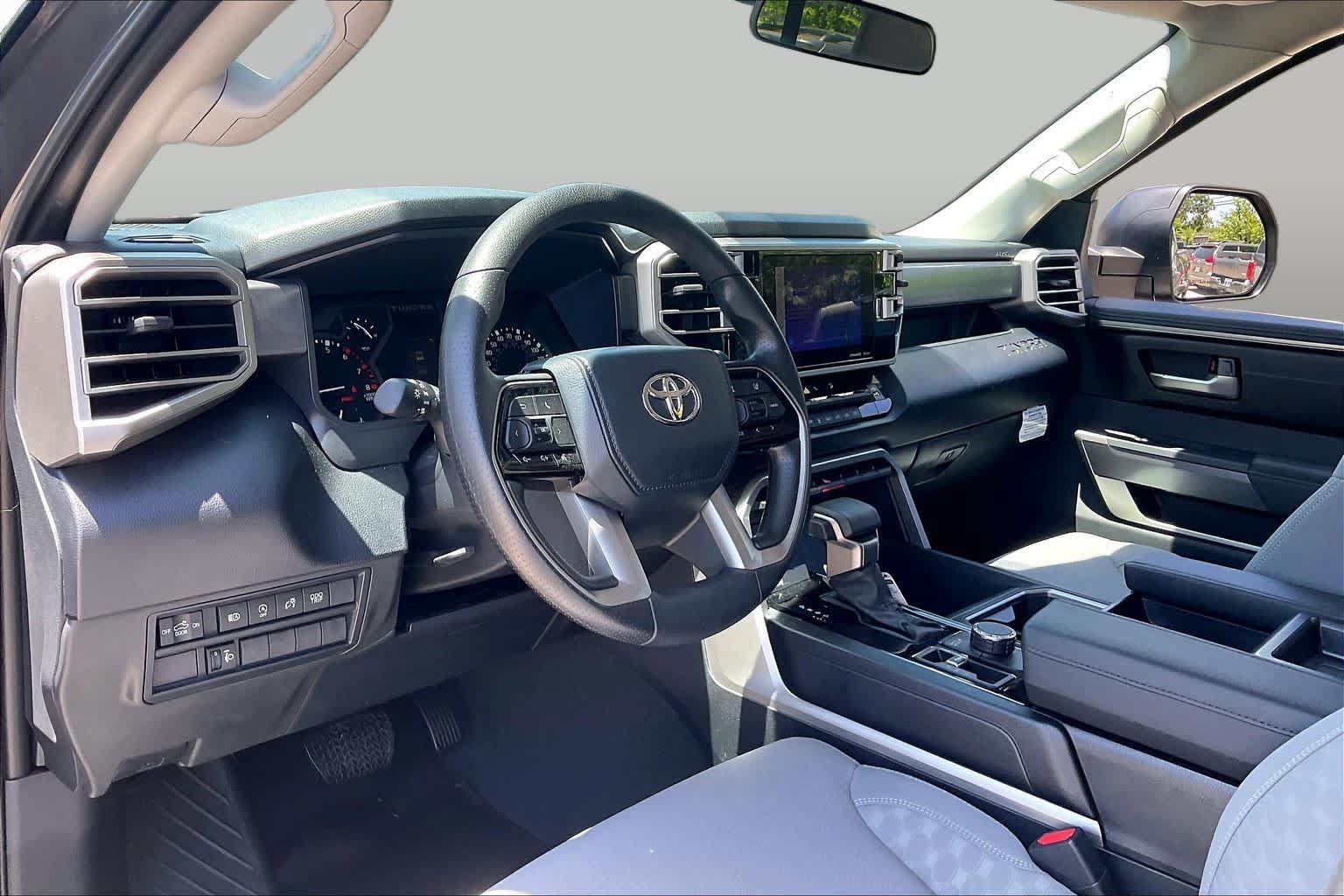 Used 2022 Toyota Tundra SR5 AWD/4WD image 16