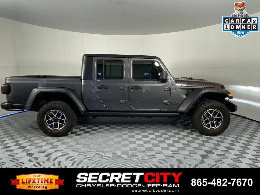 Used 2024 Jeep Gladiator Rubicon w/ Technology Group AWD/4WD image 8