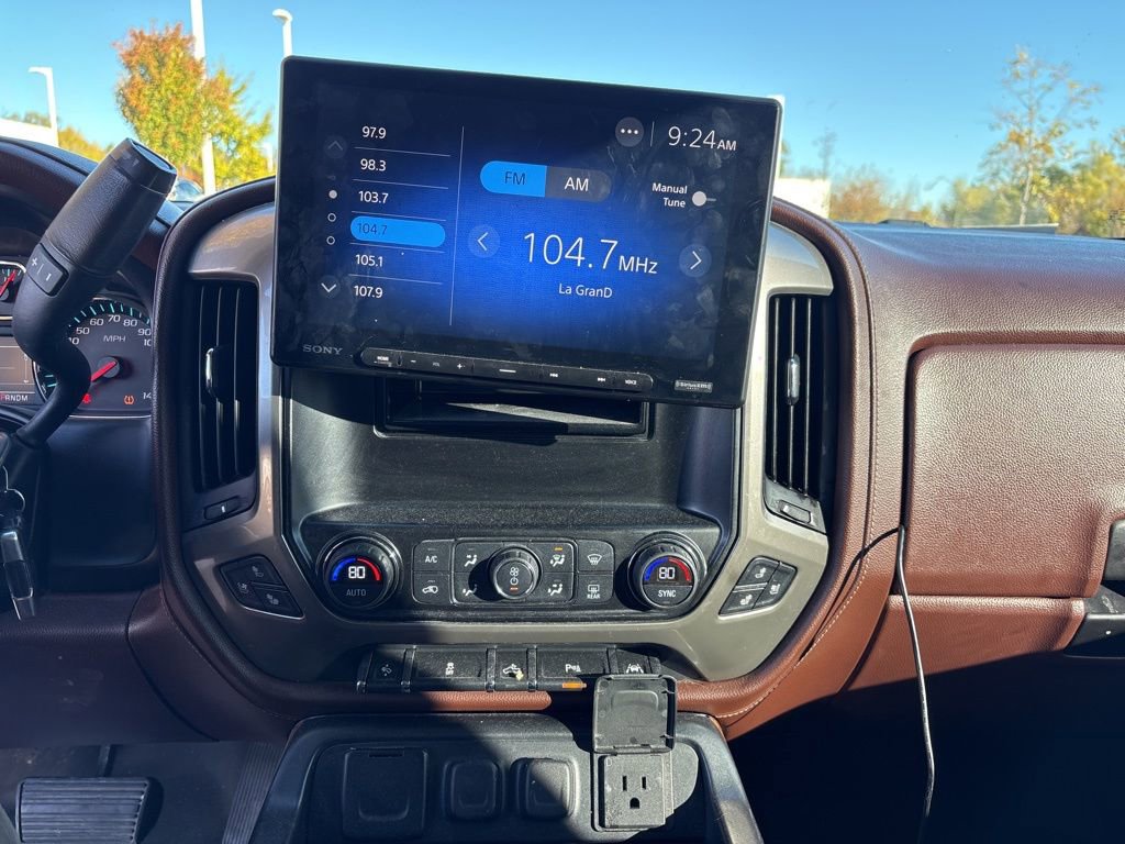 Used 2016 Chevrolet Silverado 1500 High Country w/ High Country Premium Package image 18