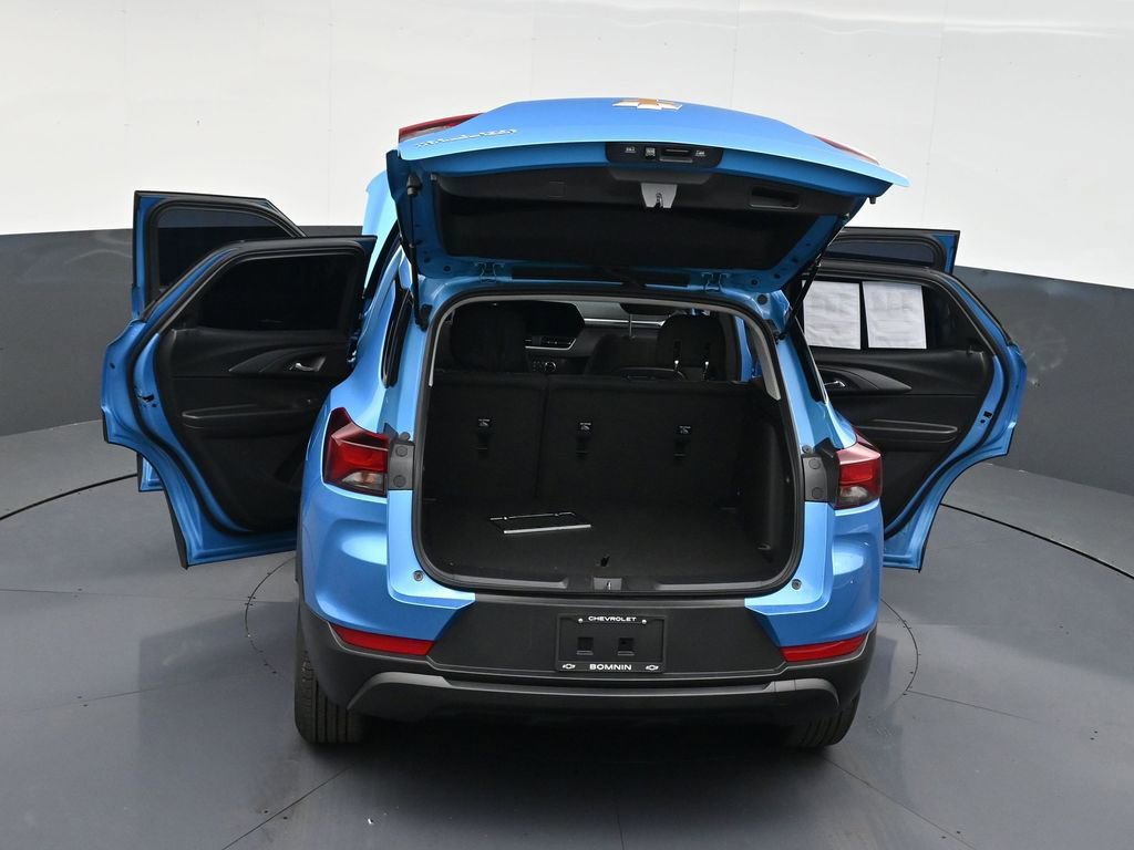Used 2025 Chevrolet TrailBlazer LS image 32