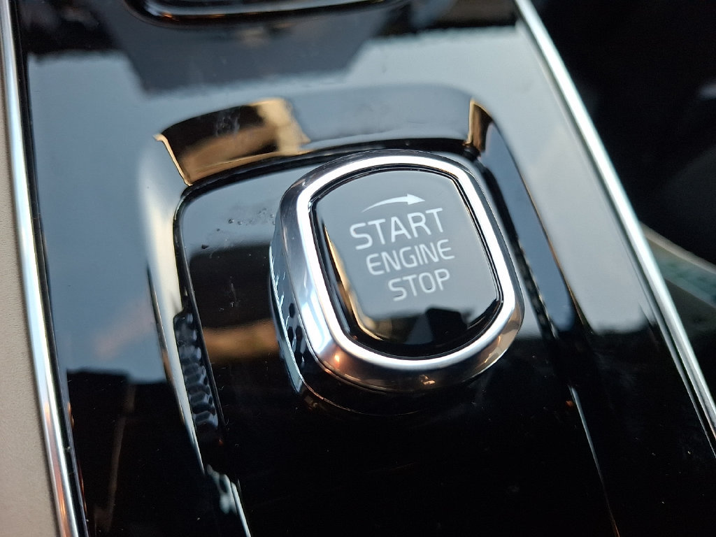 New 2027 Volvo XC90 B6 Plus AWD/4WD image 18