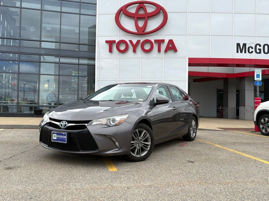 Used 2017 Toyota Camry SE w/ Moonroof Package