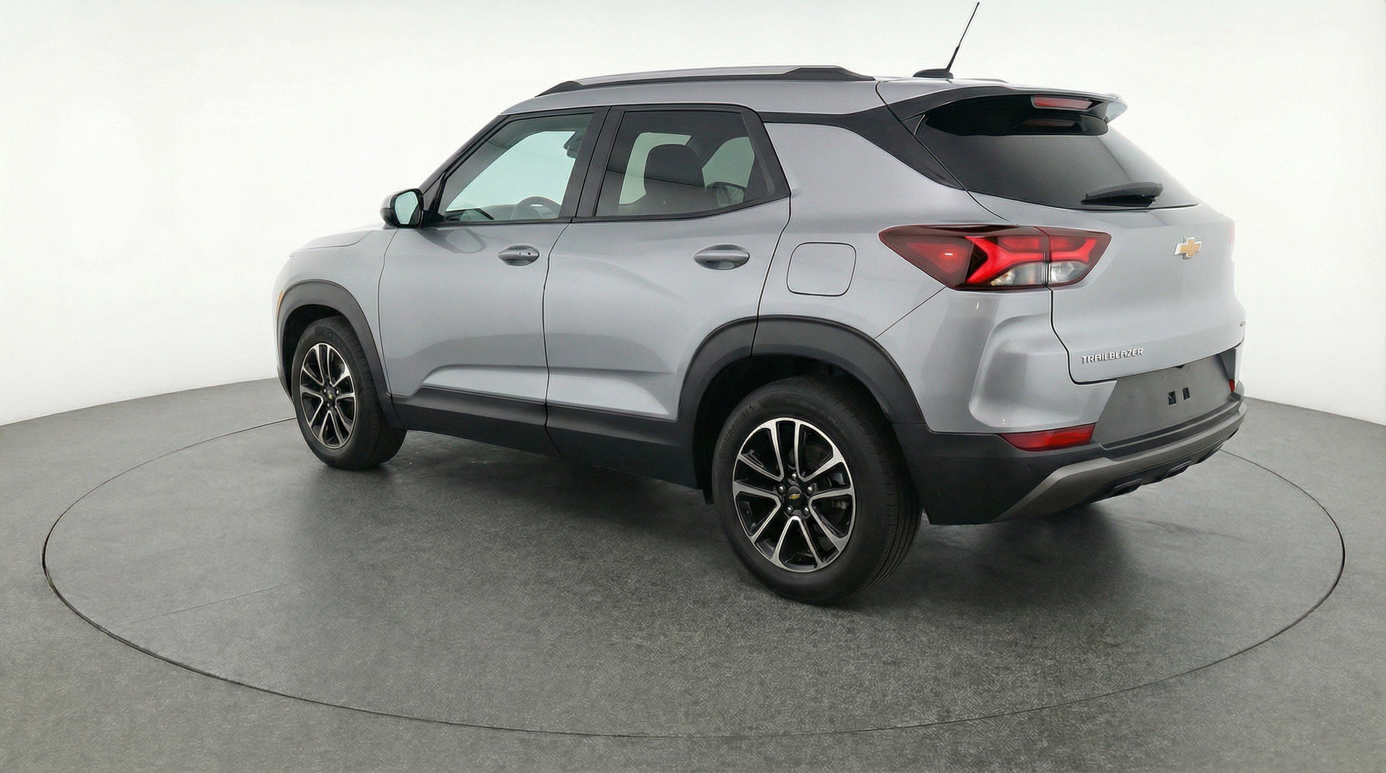 Used 2025 Chevrolet TrailBlazer LT image 6