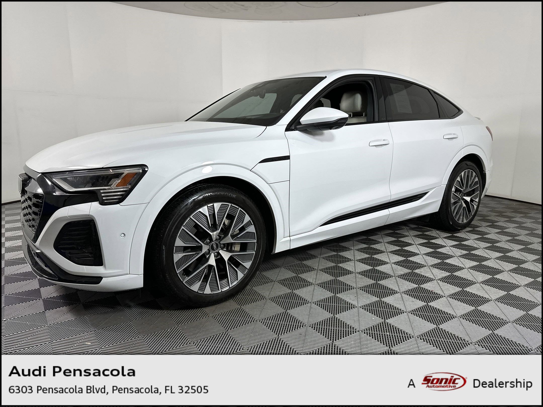 Used 2024 Audi Q8 e-tron Prestige w/ Prestige Package