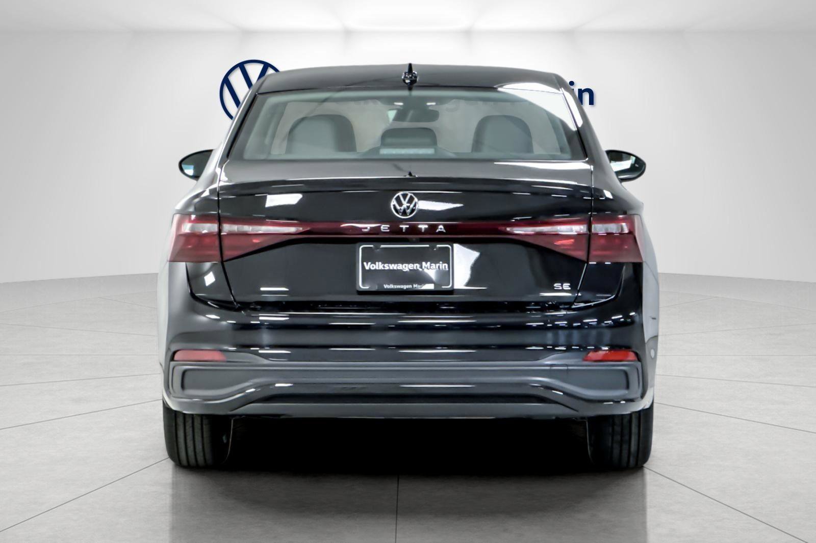 New 2025 Volkswagen Jetta SE image 4