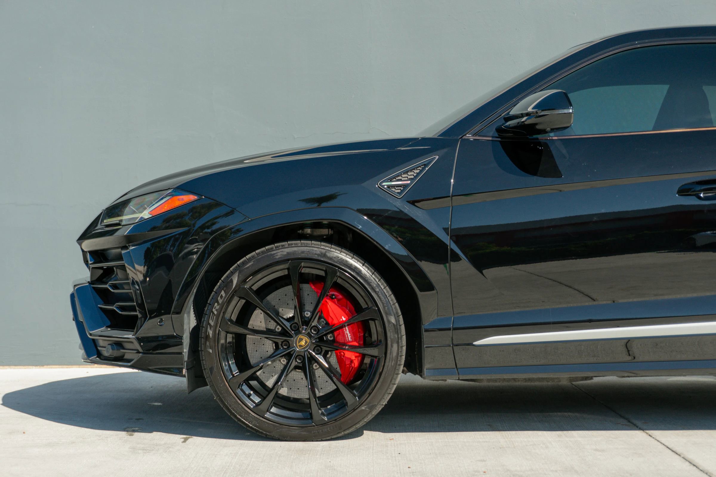 Used 2020 Lamborghini Urus image 17