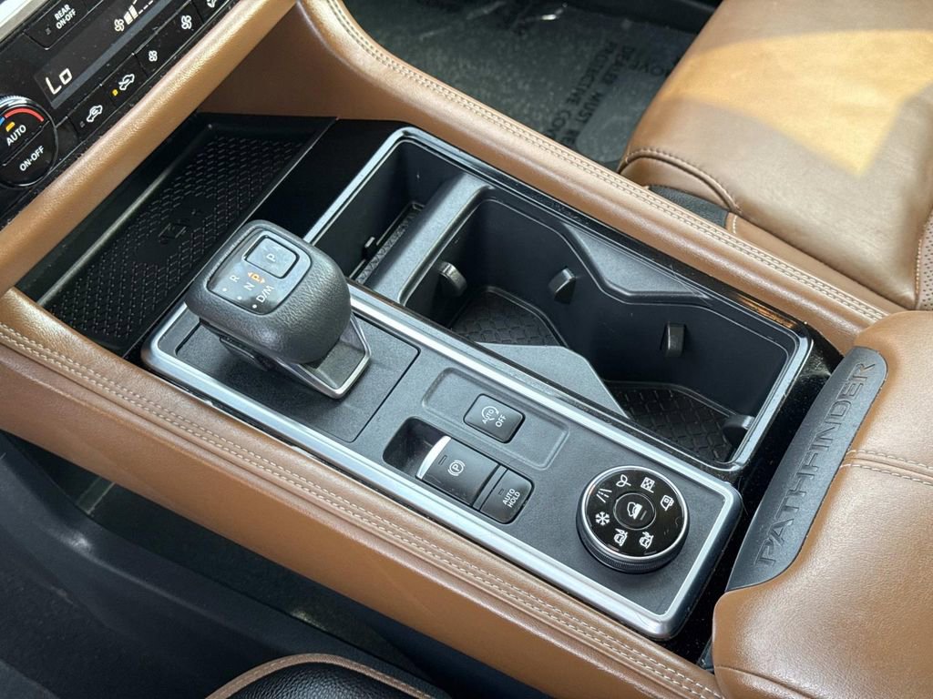 Used 2023 Nissan Pathfinder Platinum w/ Cargo Package image 31