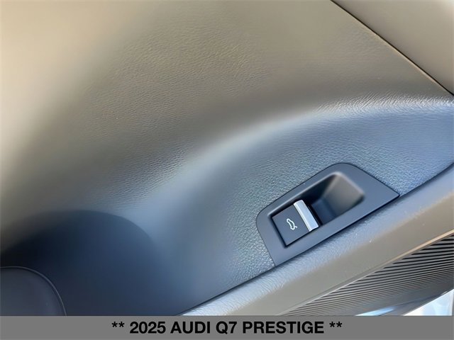 New 2025 Audi Q7 3.0T Prestige image 19