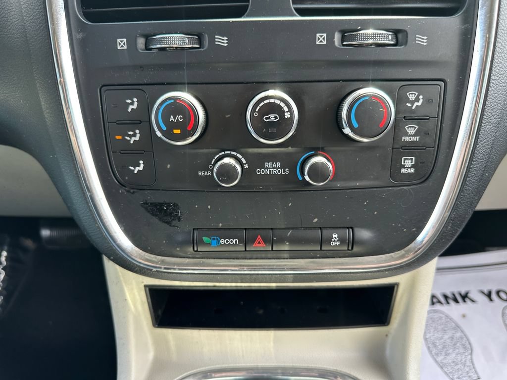 Used 2016 Dodge Grand Caravan SXT FWD image 24