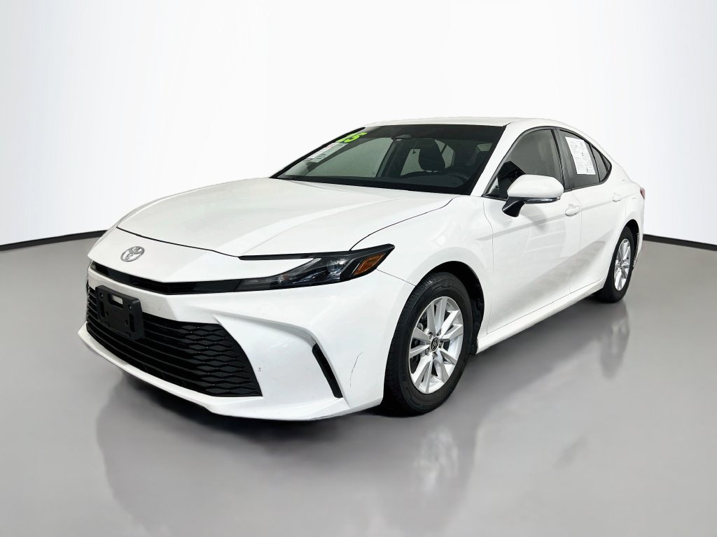 Used 2025 Toyota Camry LE FWD image 7