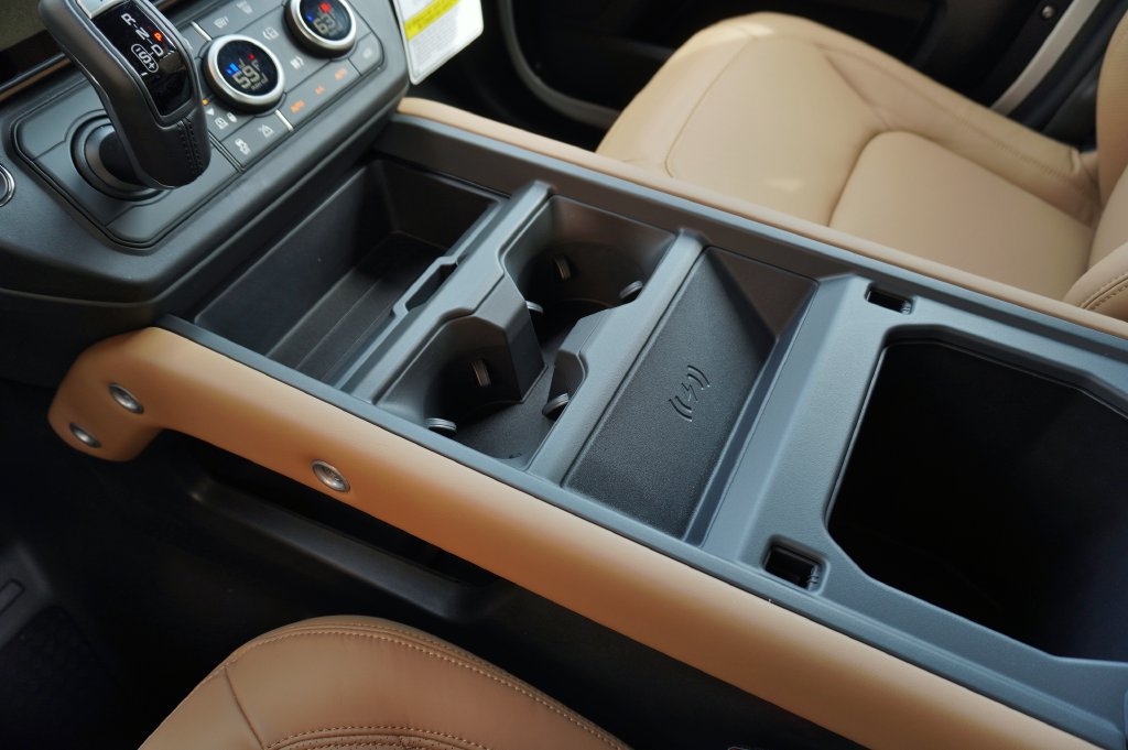 New 2026 Land Rover Defender 110 X-Dynamic SE AWD/4WD image 26