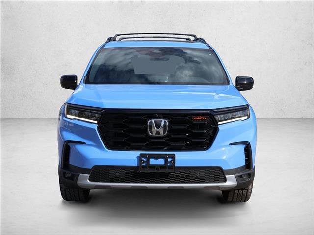 Used 2025 Honda Pilot TrailSport image 2
