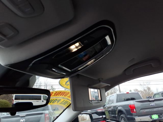 Used 2023 Jeep Grand Cherokee Limited w/ Black Appearance Package AWD/4WD image 25