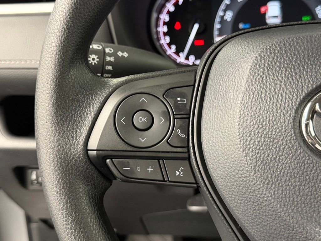 Certified 2025 Toyota RAV4 LE FWD image 25