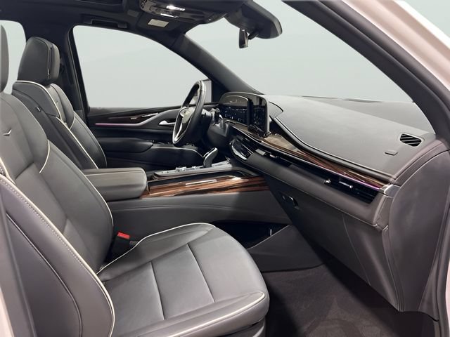 Used 2024 Cadillac Escalade Premium Luxury w/ LPO, Floor Liner Package AWD/4WD image 9