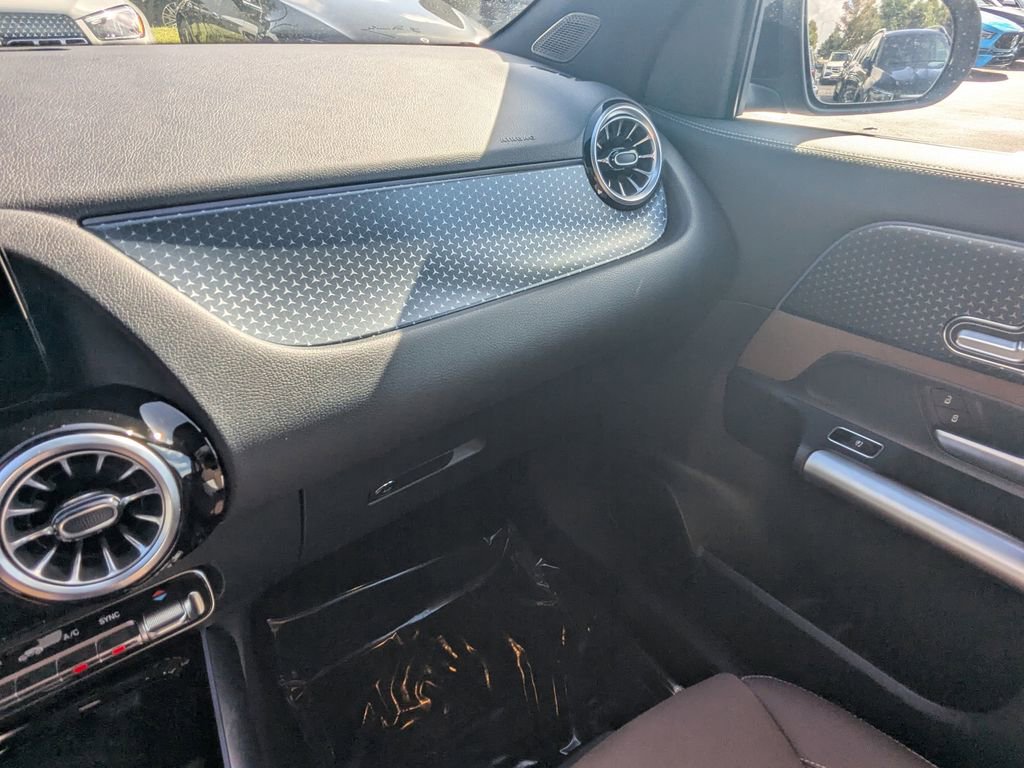 Used 2025 Mercedes-Benz GLA 250 image 4