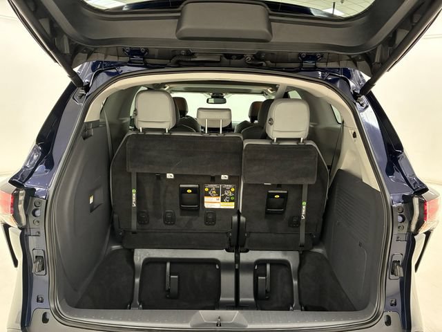 Used 2022 Toyota Sienna XLE FWD image 17