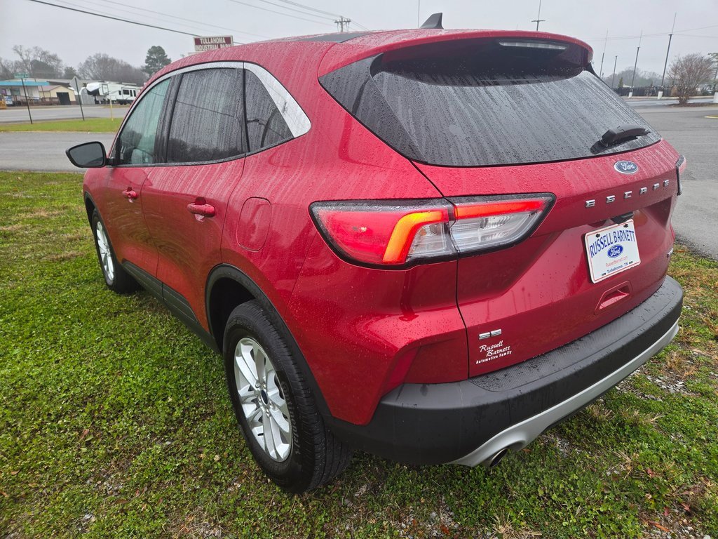 Used 2022 Ford Escape SE w/ Convenience Package image 3