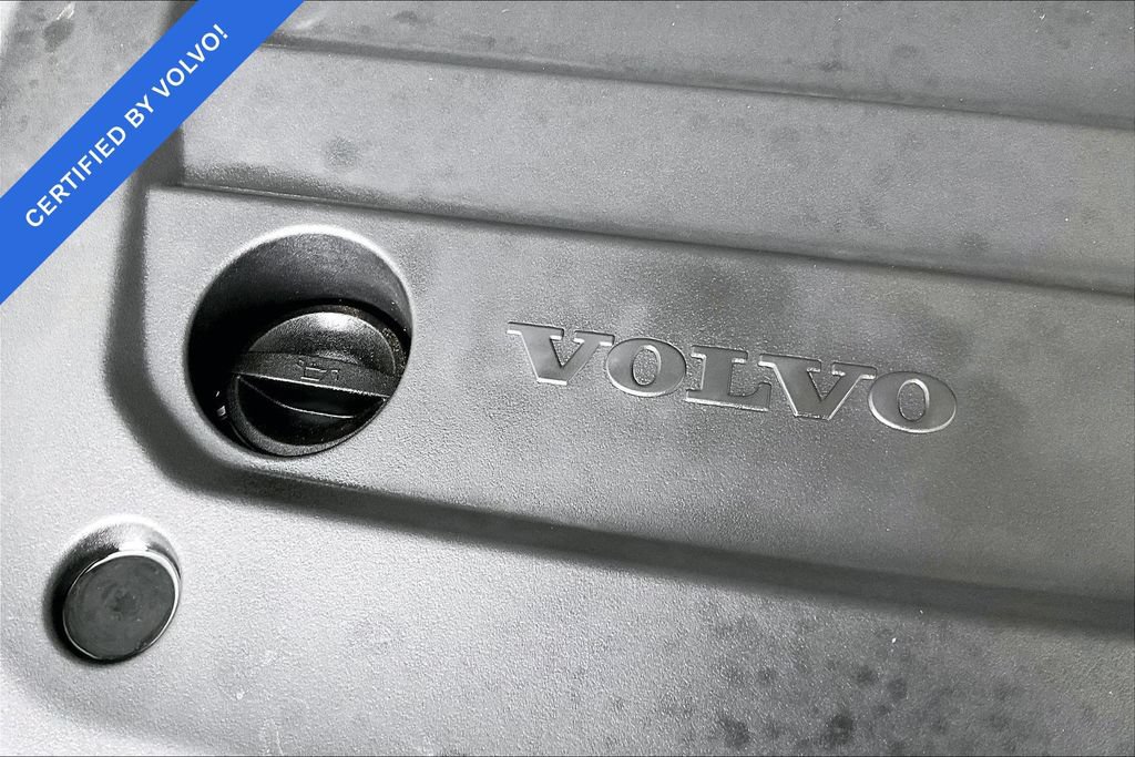 Certified 2025 Volvo XC40 B5 Plus AWD/4WD image 43