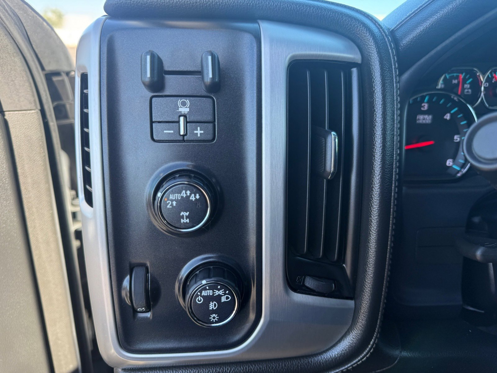 Used 2017 GMC Sierra 1500 SLT w/ SLT Premium Package image 27