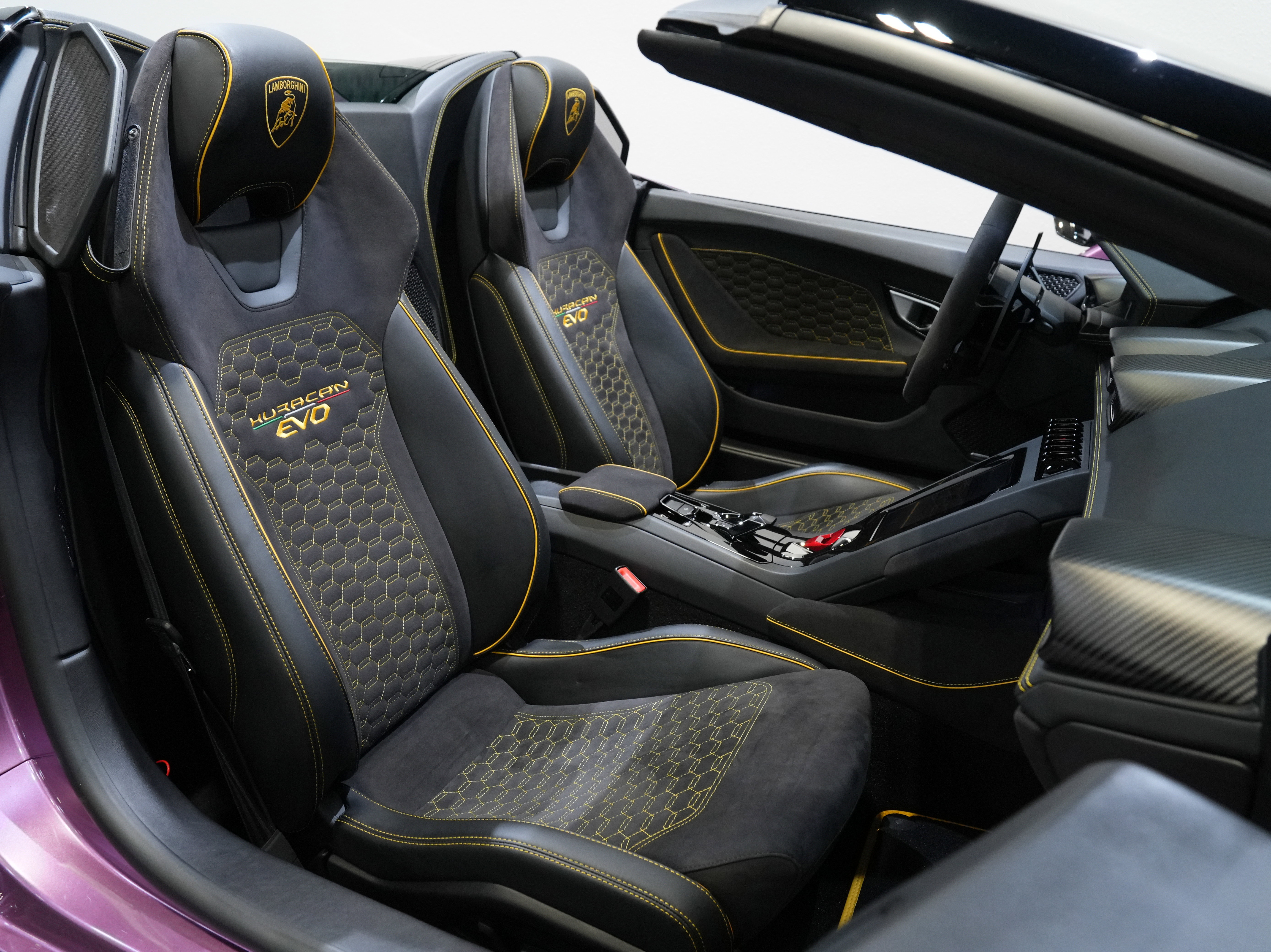 Used 2024 Lamborghini Huracan EVO image 44