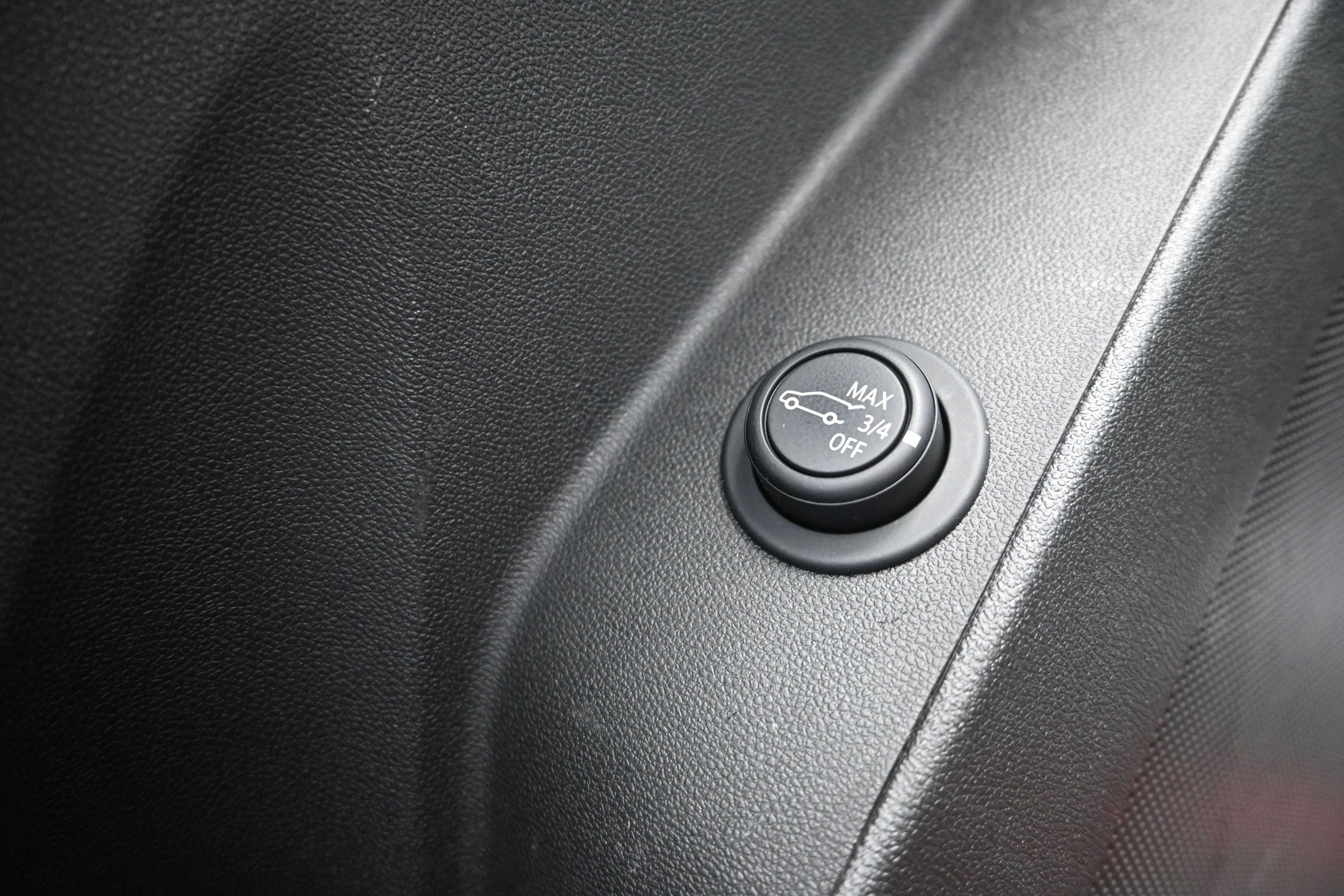 Certified 2023 Chevrolet Equinox RS FWD image 26