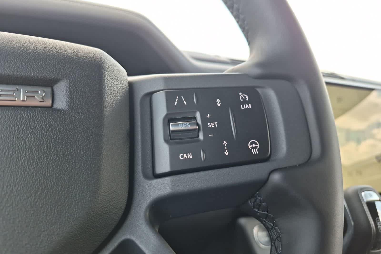 New 2026 Land Rover Defender 110 X-Dynamic SE AWD/4WD image 25