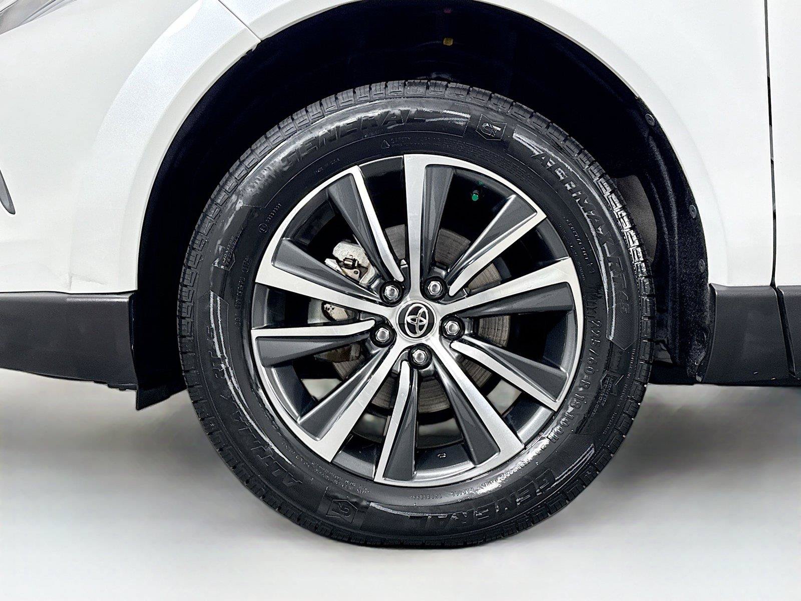 Certified 2023 Toyota Venza LE AWD/4WD image 44