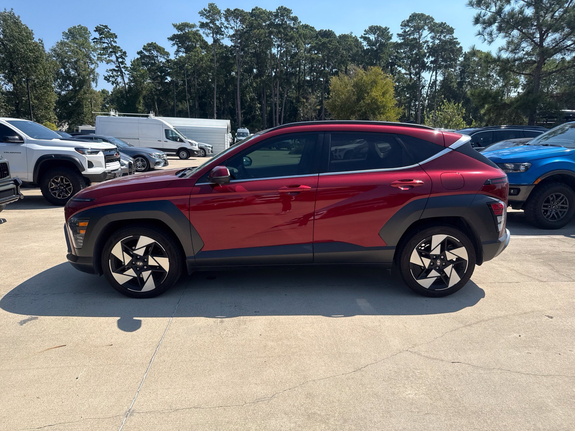 Used 2024 Hyundai Kona Limited FWD image 7