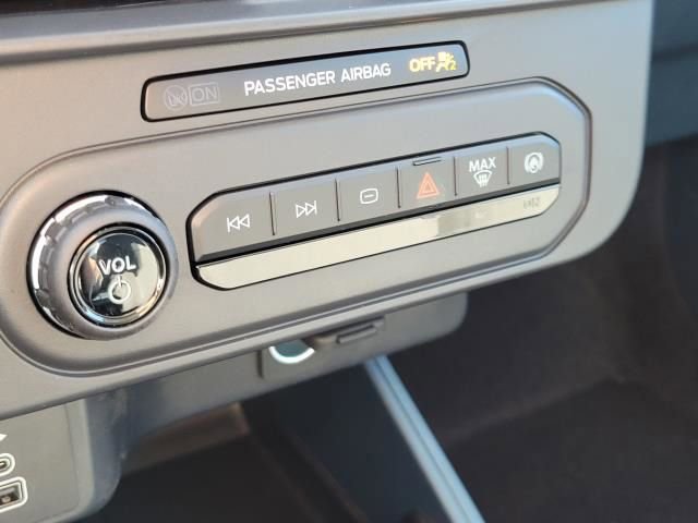 New 2025 Ford Maverick XL w/ Equipment Group 101A image 32