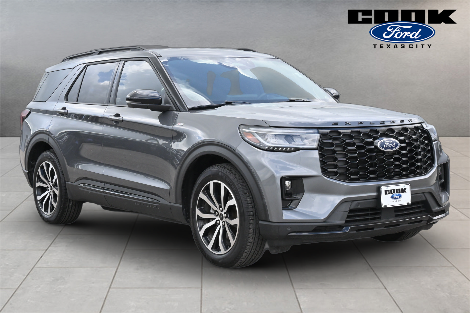 Certified 2025 Ford Explorer ST-Line RWD image 2
