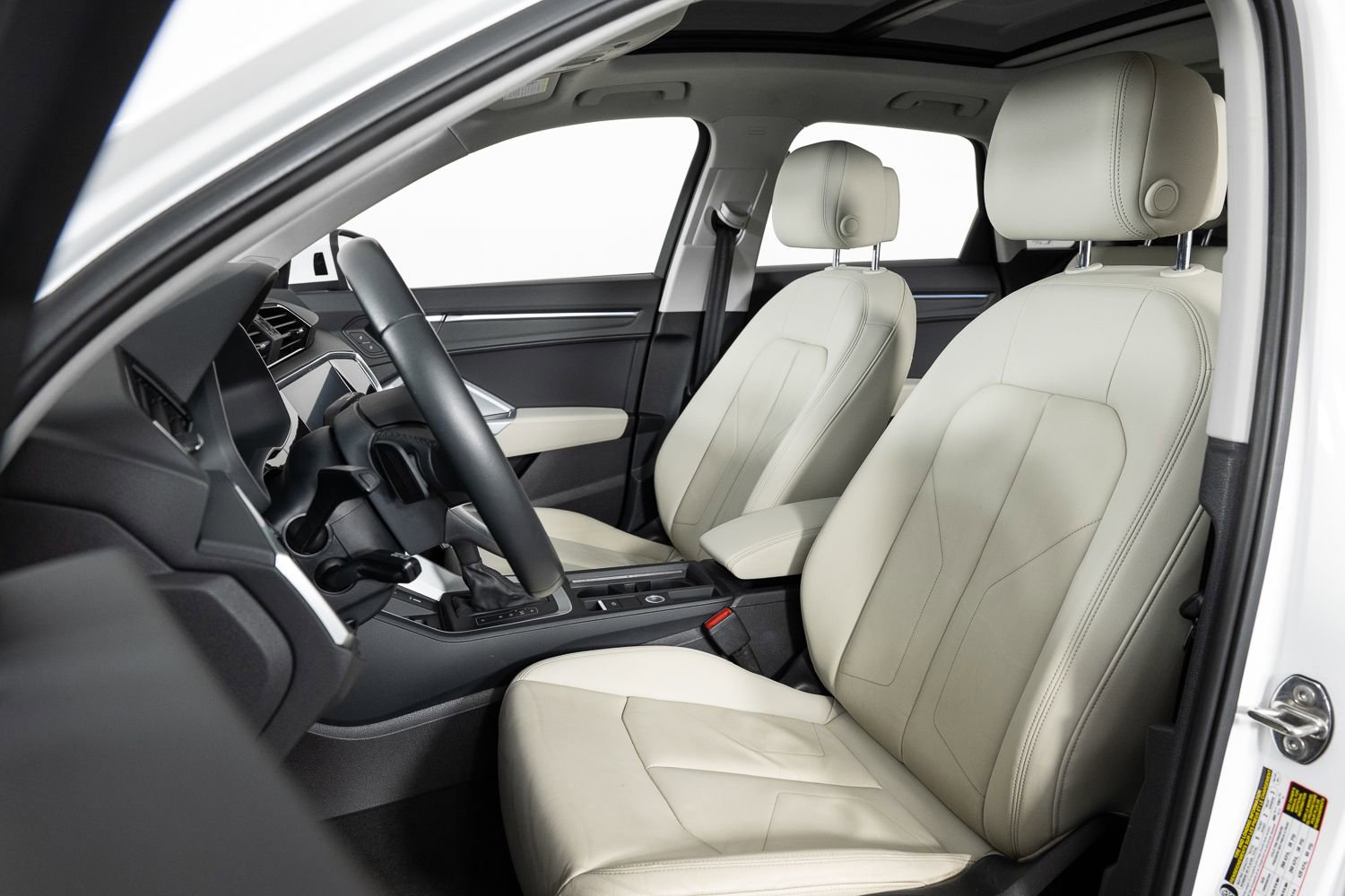 Used 2021 Audi Q3 2.0T Premium Plus w/ Premium Plus Package image 15