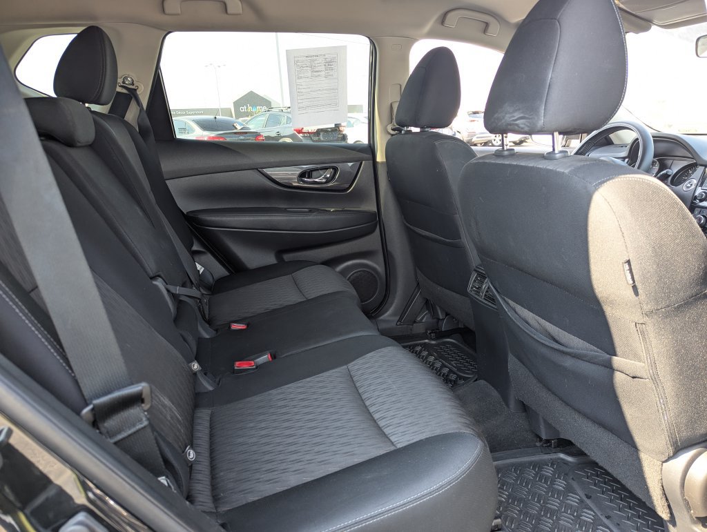Used 2019 Nissan Rogue SV AWD/4WD image 34