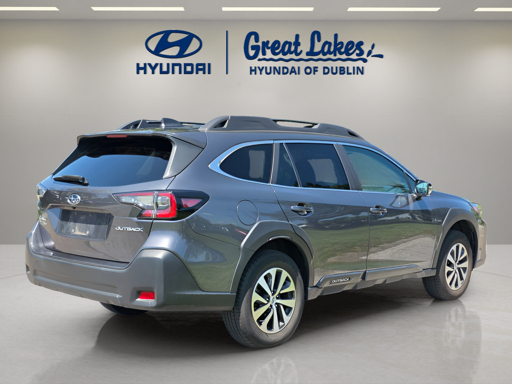 Used 2025 Subaru Outback Premium AWD/4WD image 5
