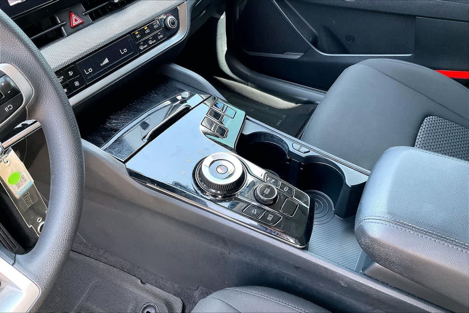Certified 2025 Kia Sportage LX FWD image 15