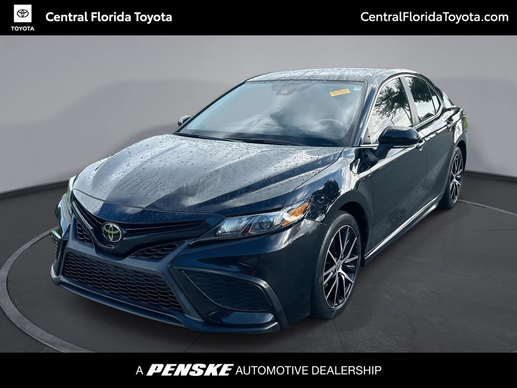 Used 2023 Toyota Camry SE FWD image 1