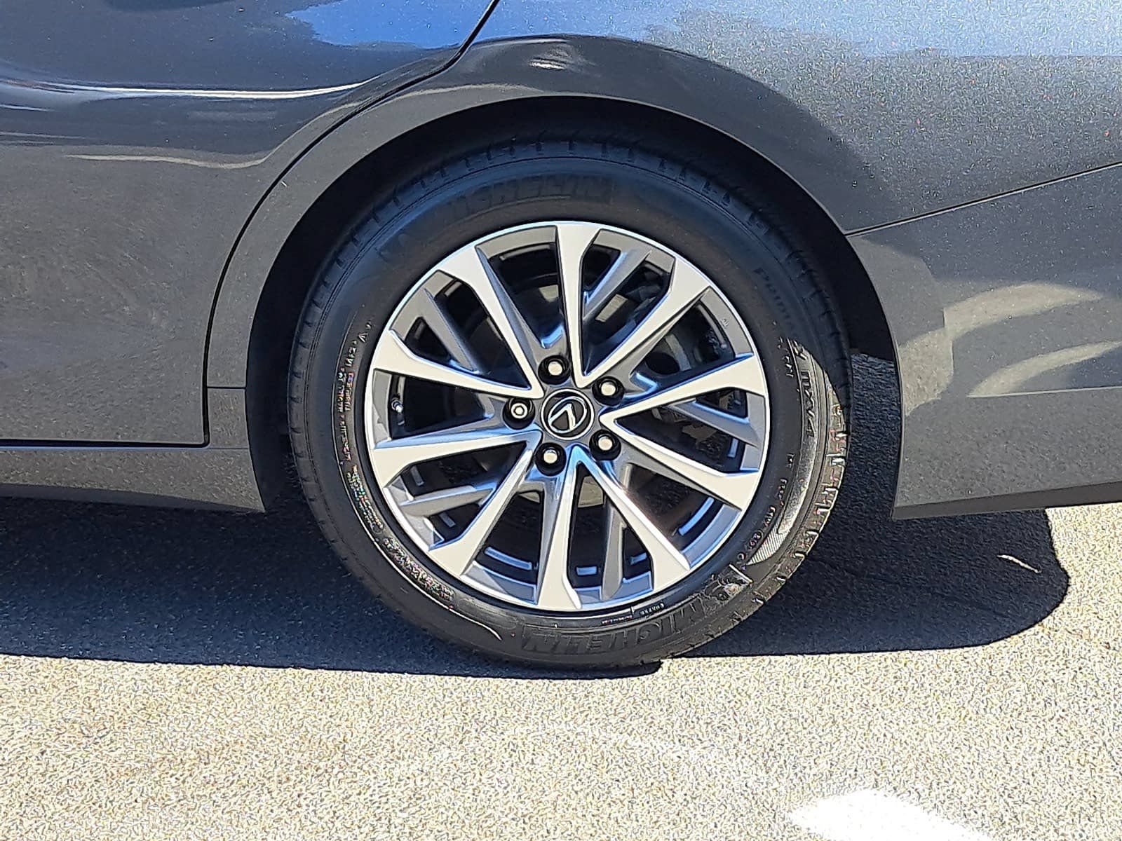 Used 2024 Lexus ES 350 w/ Accessory Package (Z1) FWD image 35