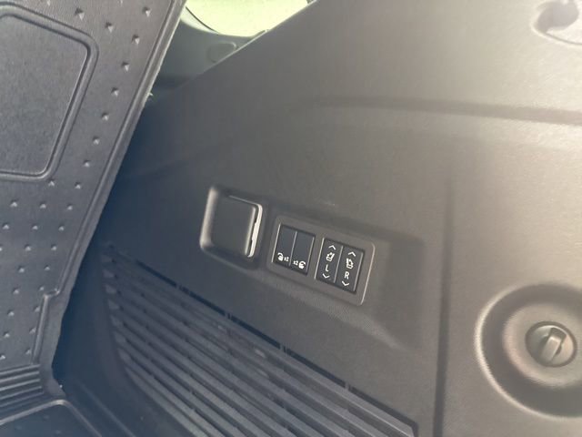 Used 2024 Chevrolet Tahoe RST w/ Luxury Package AWD/4WD image 16