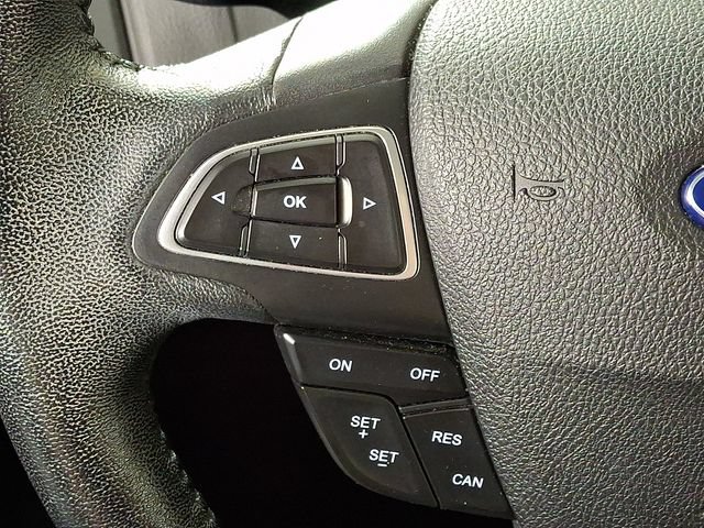 Used 2015 Ford Focus Titanium FWD image 21
